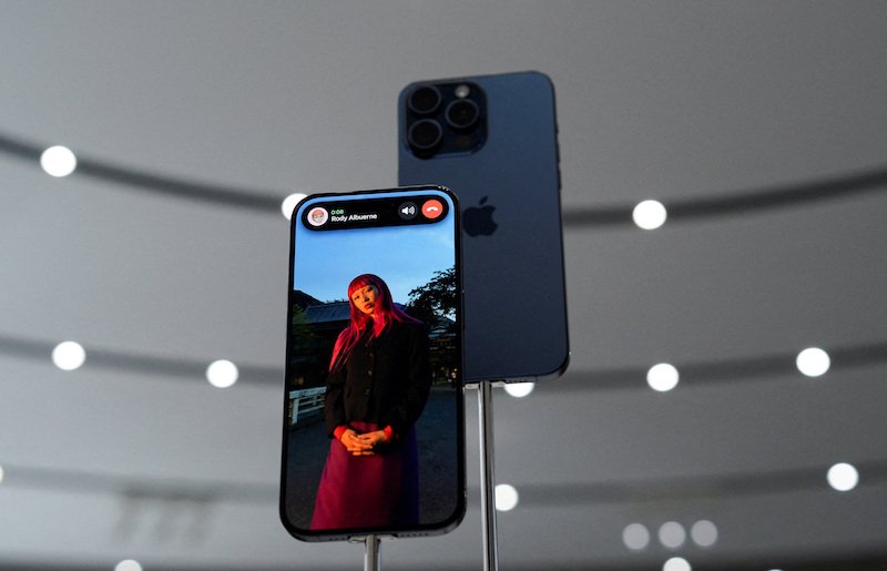 iPhone 15.