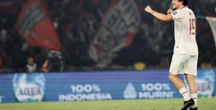 Thom Haye dikabarkan masuk Oxford United.