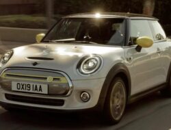 Mini Tarik Kembali 12.535 Unit Cooper SE EV Karena Risiko Kebakaran