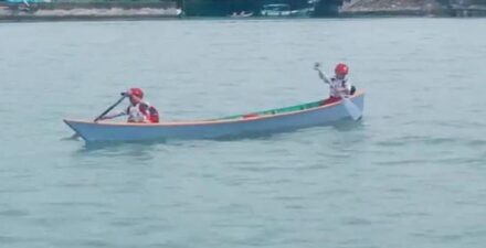 Inspirasi dari Bone, Siswa SD Mendayung Sampan, Video Viral Undang Kagum dan Kepedihan