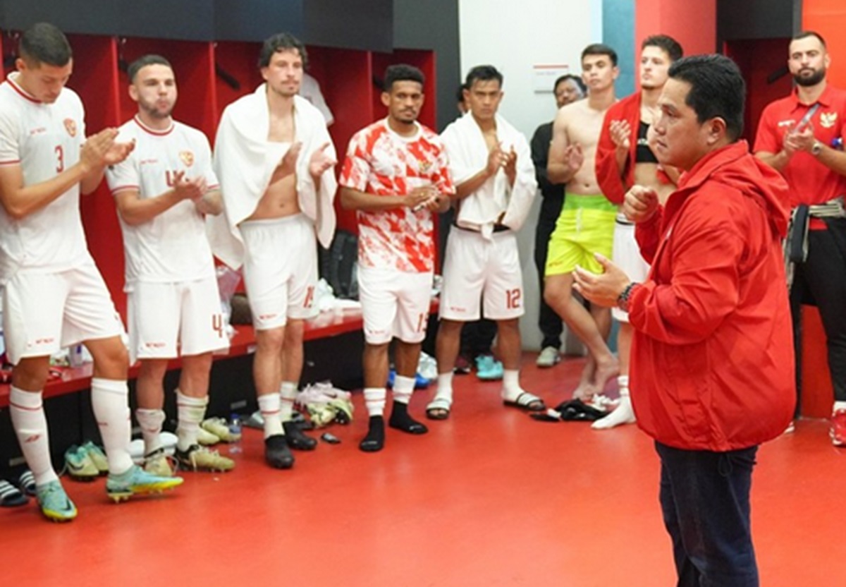 Erick Thohir dan para pemain Timnas Indonesia.
