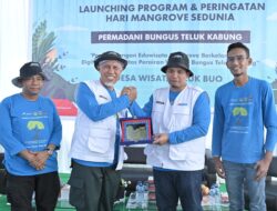 Bersepeda Motor ke Teluk Buo, Gubernur Mahyeldi Apresiasi Perhatian Pertamina pada Masyarakat Pesisir Pantai