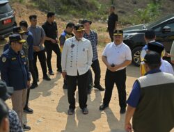 Tinjau Akses Jalan ke Pelabuhan Teluk Tapang, Mahyeldi : Sudah Rampung 17,87 dari Total 23,47 Kilometer