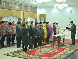 Gubernur Mahyeldi Lantik 18 Pejabat Administrator dan Pejabat Pengawas di Lingkup Pemprov Sumbar