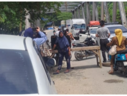 Tuntut Kades Dipecat, Warga Muara Imat Blokir Jalan Kerinci – Bangko