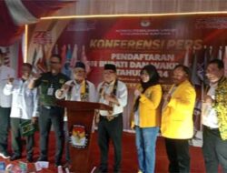 Paslon Erlin-Alberkat Resmi Mendaftar Sebagai Calon Bupati dan Wakil Bupati Kapuas
