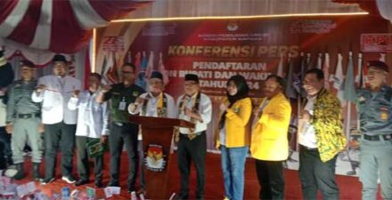 Paslon Erlin-Alberkat Resmi Mendaftar Sebagai Calon Bupati dan Wakil Bupati Kapuas