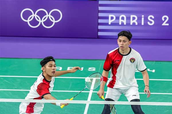 Pasangan ganda putra andalan Indonesia, Fajar Alfian dan Muhammad Rian Ardianto, harus mengakhiri perjalanan mereka di Olimpiade Paris 2024 dengan kekalahan di perempat final. Pada Kamis (1/8/2024). (dok.pbsi)