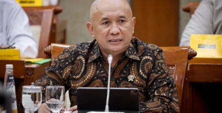 Menkop UKM Teten soal Barang Impor