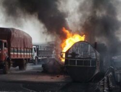 Truk Tangki BBM Tabrak Truk Sapi di Nigeria, 50 Sapi Terbakar