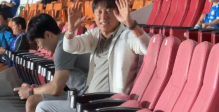 Shin Tae-yong Saksikan Laga Persib vs Port FC di AFC Champions League