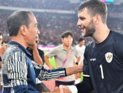 Kiper Indonesia Maarten Paes Jadi Man of the Match Melawan Australia