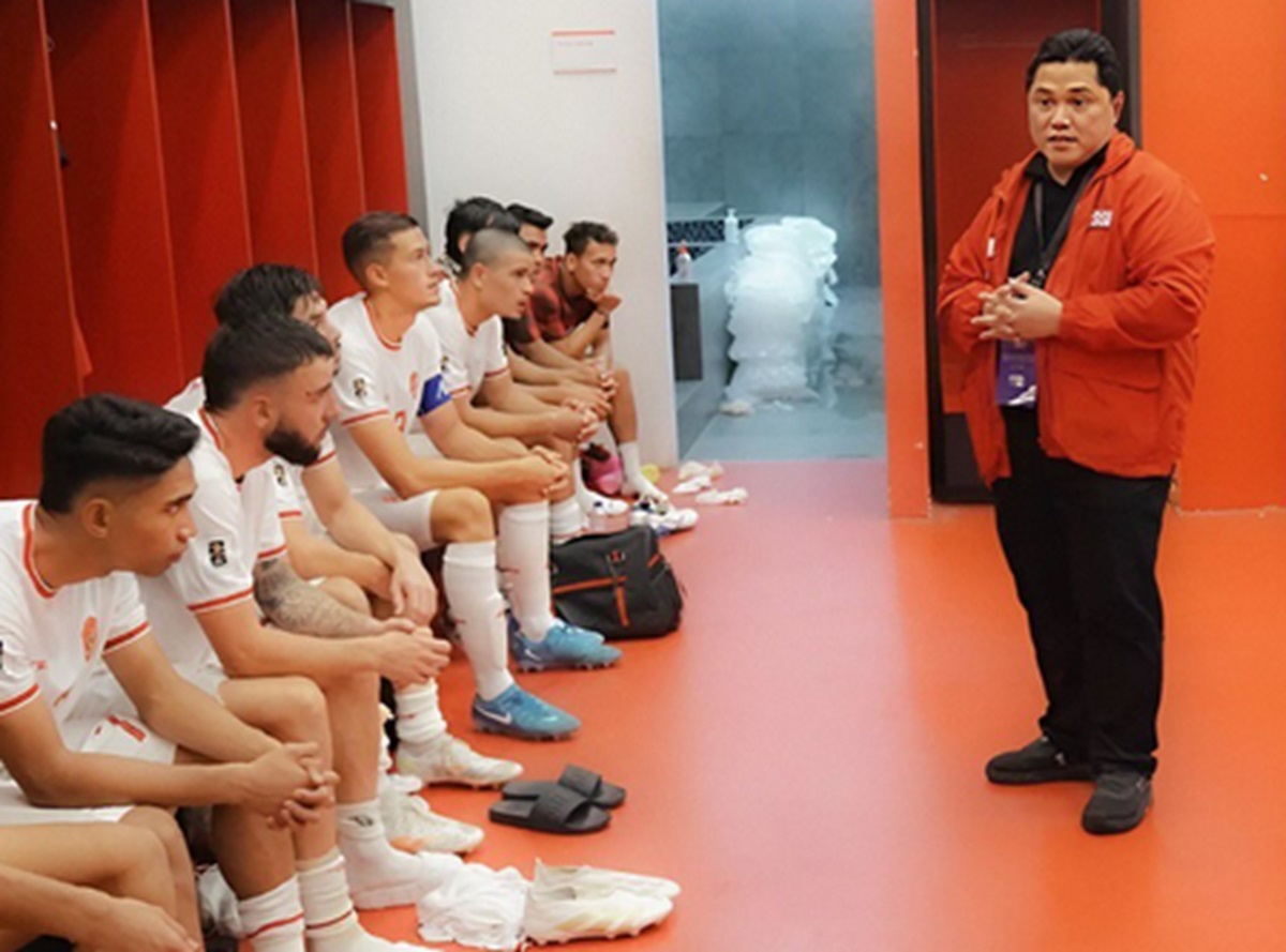 Erick Thohir bersama para pemain Timnas Indonesia.