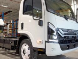 Isuzu Luncurkan Truk Listrik Global dengan Basis Elf, Diproduksi di Amerika Utara