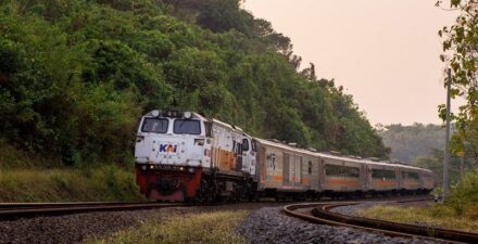 Sejarah Kereta Api Pertama Hindia Belanda.