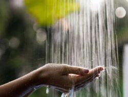 Cara Benar Mandi Wajib Setelah Masa Nifas, Bacaan dan Langkah-Langkah