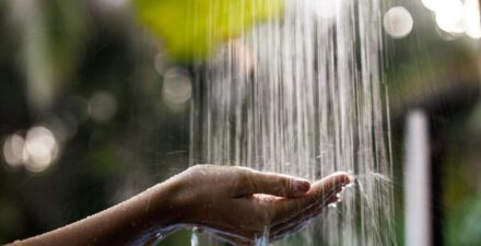 Cara Benar Mandi Wajib Setelah Masa Nifas, Bacaan dan Langkah-Langkah