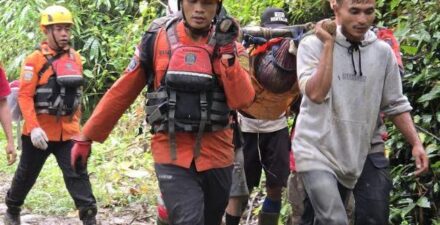 Korban Longsor Tambang Emas