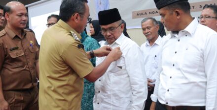 Pj Wako Suprayitno Kukuhkan Pengurus Forum Kota Sehat Dan Tim Pemberian TTD