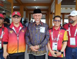 Dampingi Atlet Sumbar pada Pembukaan PON Aceh-Sumut, Gubernur Mahyeldi Berharap Capaian Medali Lebih Banyak