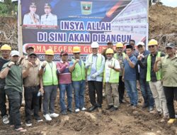 Komit Pacu Kualitas Pendidikan Sumbar, Gubernur Mahyeldi Letakkan Batu Pertama Pembangunan SMAN 3 Guntal