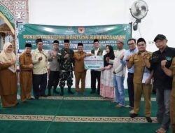 Bantuan Untuk Korban Bencana Alam Tanah Datar Diserahkan Bupati