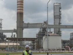 Persediaan Minyak AS Naik, Harga Brent dan WTI Merosot