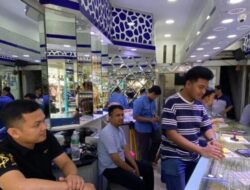 Kenaikan Harga Emas Dorong Warga Jual Perhiasan di Bukittinggi