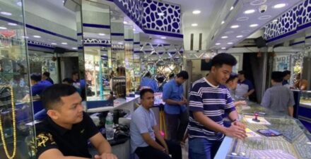 Kenaikan Harga Emas Dorong Warga Jual Perhiasan di Bukittinggi