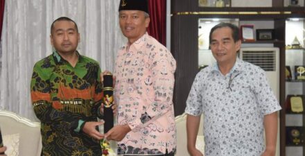 Roberia Terima SK Perpanjangan Pj.Wako Pariaman, Audy Joinaldi ; Kepala Daerah Mampu Kontrol Netralitas ASN dalam Pilkada 2024