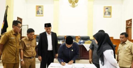 Rapat Paripurna DPRD Pariaman Sahkan Ranperda APBD-P 2024