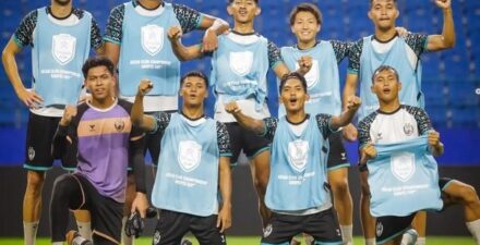 Sesi latihan PSM Makassar.