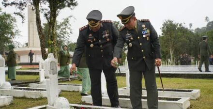 Upacara Ziarah Nasional HUT TNI Tetap Khidmat, Walaupun Diguyur Hujan