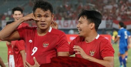Dimas Drajad kala membela di Timnas Indonesia.