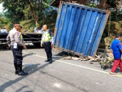 Truk Rem Blong Sebabkan Kecelakaan Beruntun di Tanahdatar