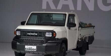 Toyota Hilux Rangga dijual mulai Rp188 juta, segini target penjualannya.