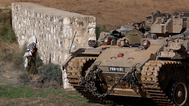 Komandan Senior Tewas