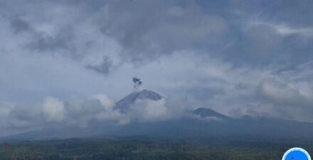Gunung Semeru Meletus Lagi, Warga Diminta Waspada