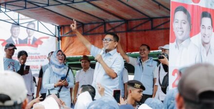 Calon Gubernur Banten nomor urut 2, Andra Soni kampanye di Kecamatan Kramatwatu, Kabupaten Serang.