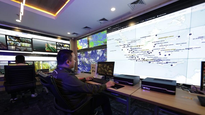 PIS dan Veson Nautical