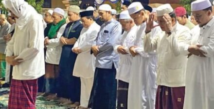 Gelar Salat Hajat dikediaman Erlin Hardi Bersama Masyarakat, Para Ulama dan Habaib