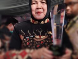 Kadis Tenaga Kerja dan Perindustrian Kota Payakumbuh Terima Penghargaan Bergengsi