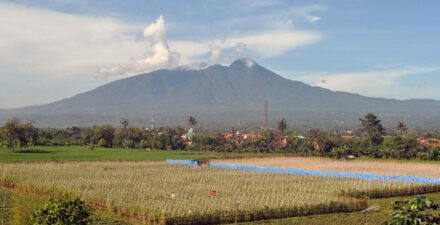 Mendaki Gunung Salak
