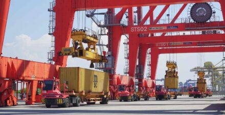 Pelindo mencatat pendapatan usaha hingga kuartal III tahun 2024 sebesar Rp23,5 triliun atau naik 4 persen secara tahunan