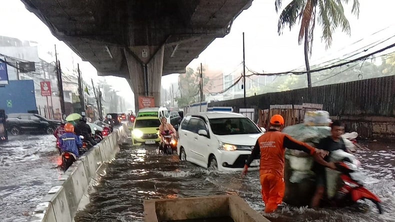 Genangan Air Melonjak