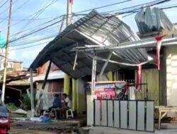 Angin Kencang Hancurkan 30 Rumah di Lombok Barat