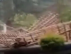 Hujan Deras Picu Longsor, Rumah di Bruno Hancur