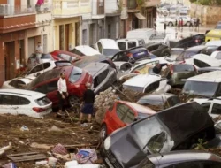 Banjir di Valencia, Ratusan Mobil Terjebak, Banyak Korban
