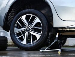 Menghindari Masalah Ban Mobil Terkunci, Penyebab dan Solusi