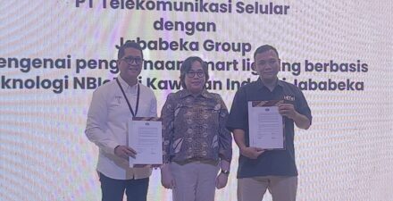 PT Jababeka menandatangani perjanjian kerja sama penyediaan jaringan 5G di kawasan industri Jababeka.